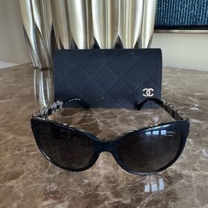 CHANEL
Crystal Pearl Cat Eye Sunglasses 5336-H-B Black
